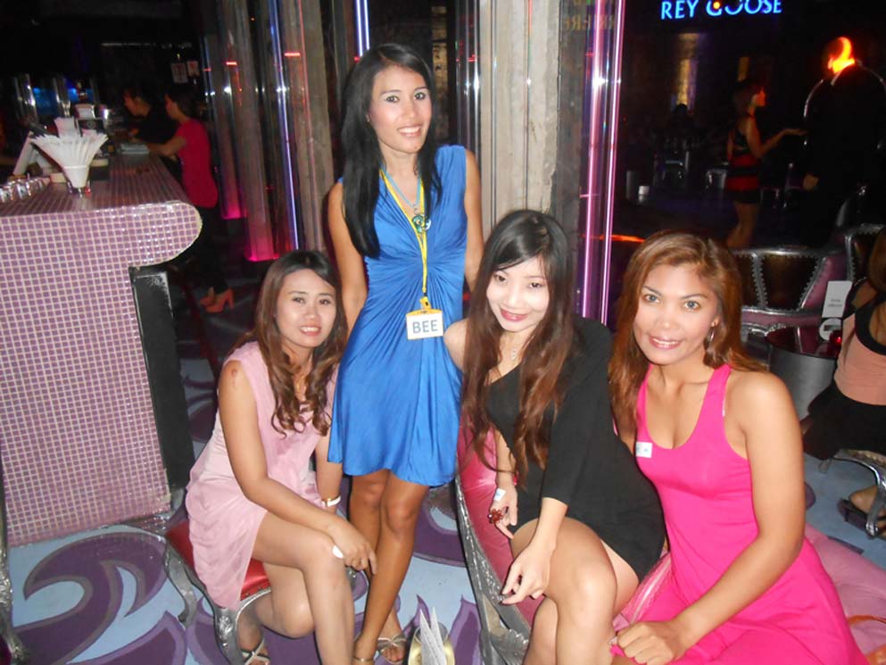 four Asian women on a singles tour